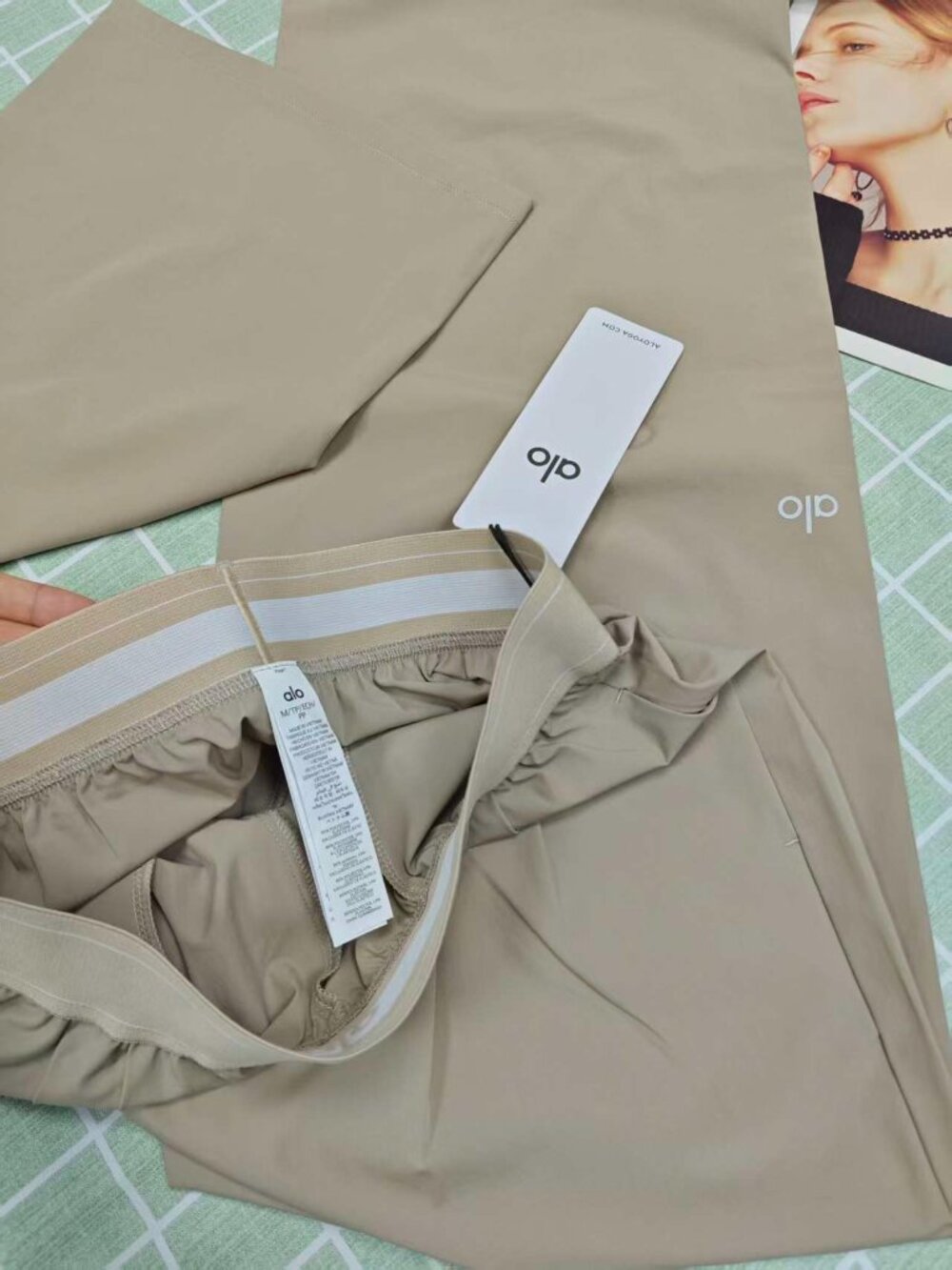 NWT💼😀ALO Yoga Suit Up Trouser Gravel | Office Chic Wide Leg Pants (Regular) - Picture 6 of 9